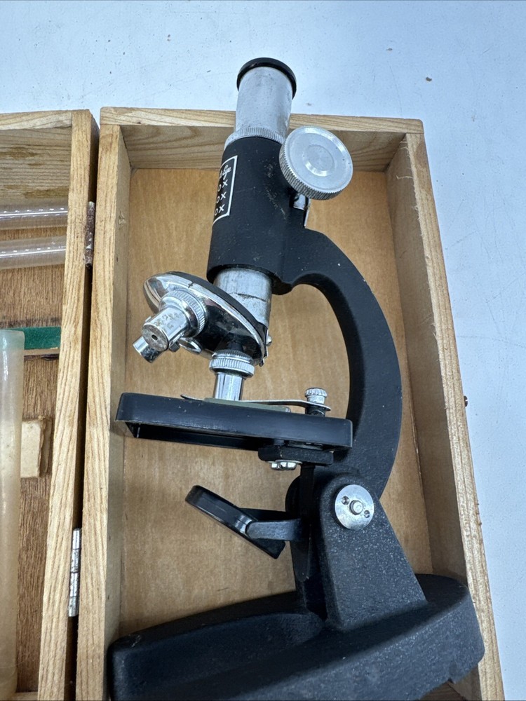 Vintage 1950’s Private Eye Student Microscope