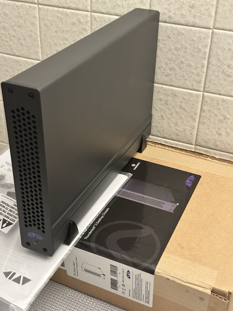 Avid Pro Tools HDX PCIe Card /Avid Thunderbolt 3 Desktop Chassis