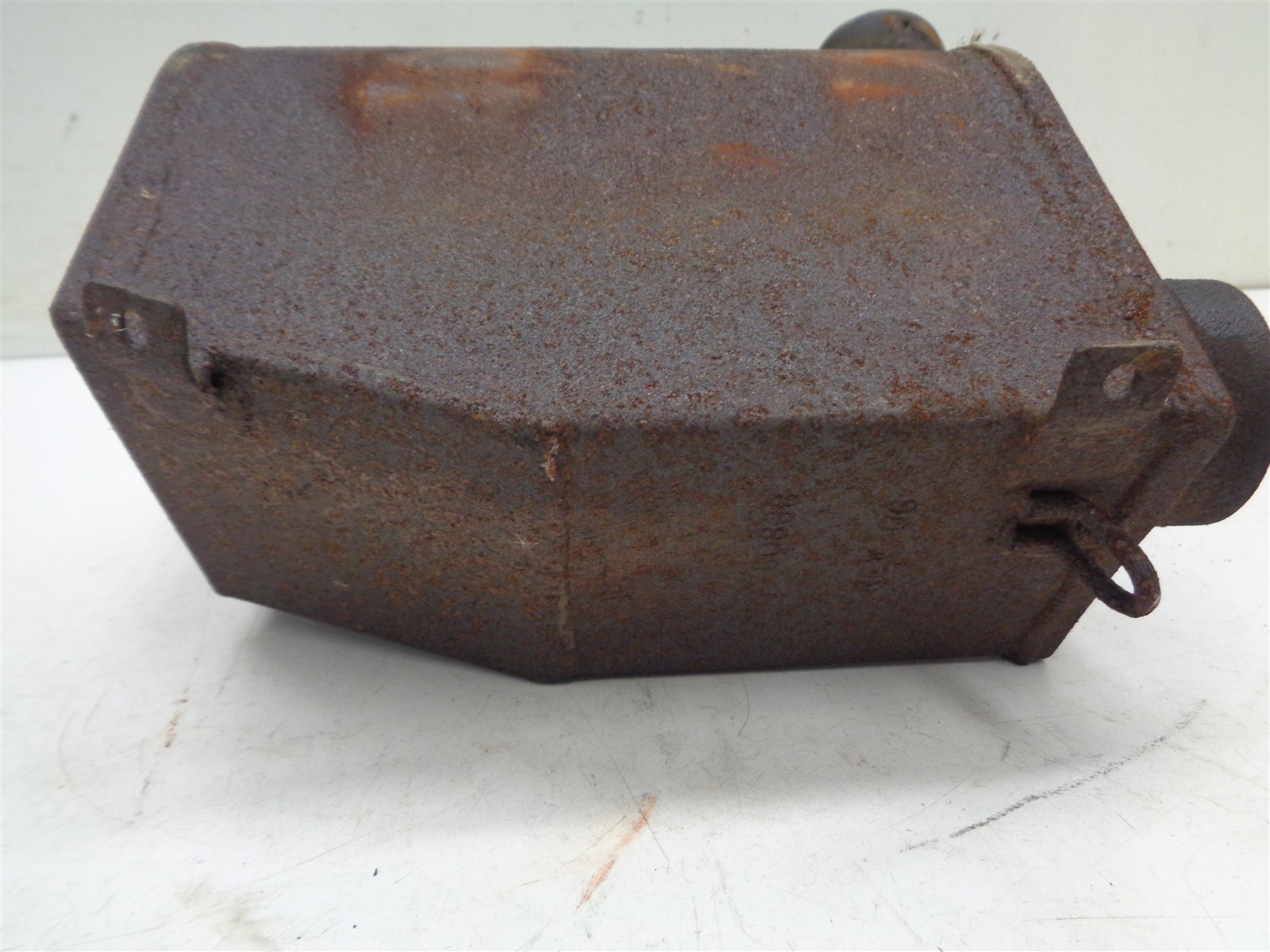 1999 Polaris RMK 600 Exhaust Muffler Resonator Silencer Can 1260808-029