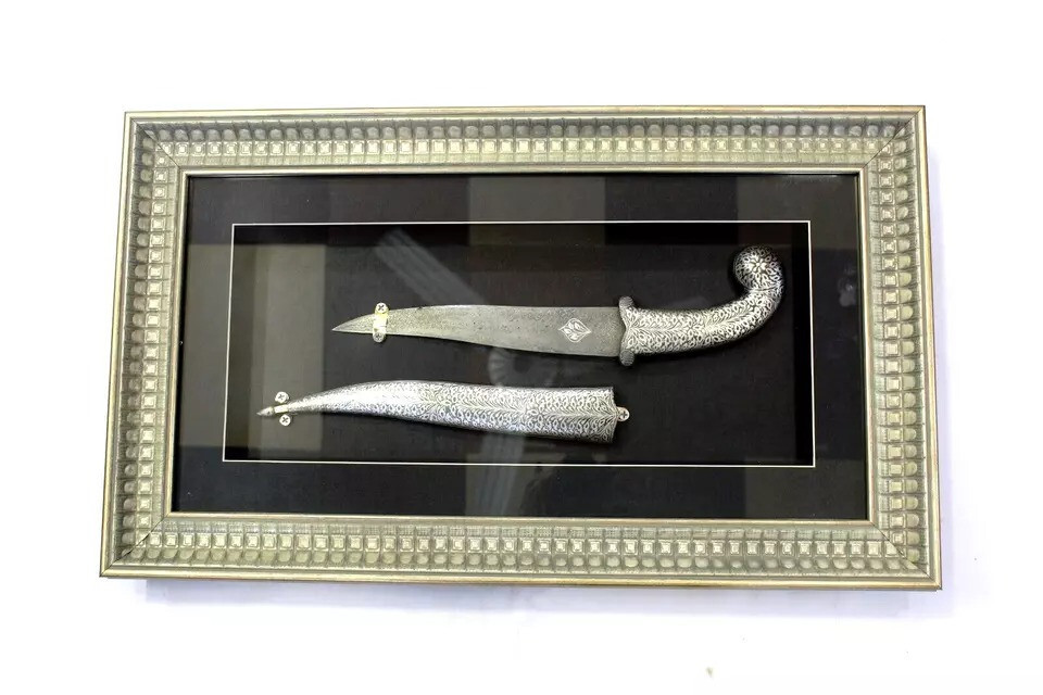 Dagger Framed Knife Frame Silver Display Koftgari Wall Glass Mounted Decor D950