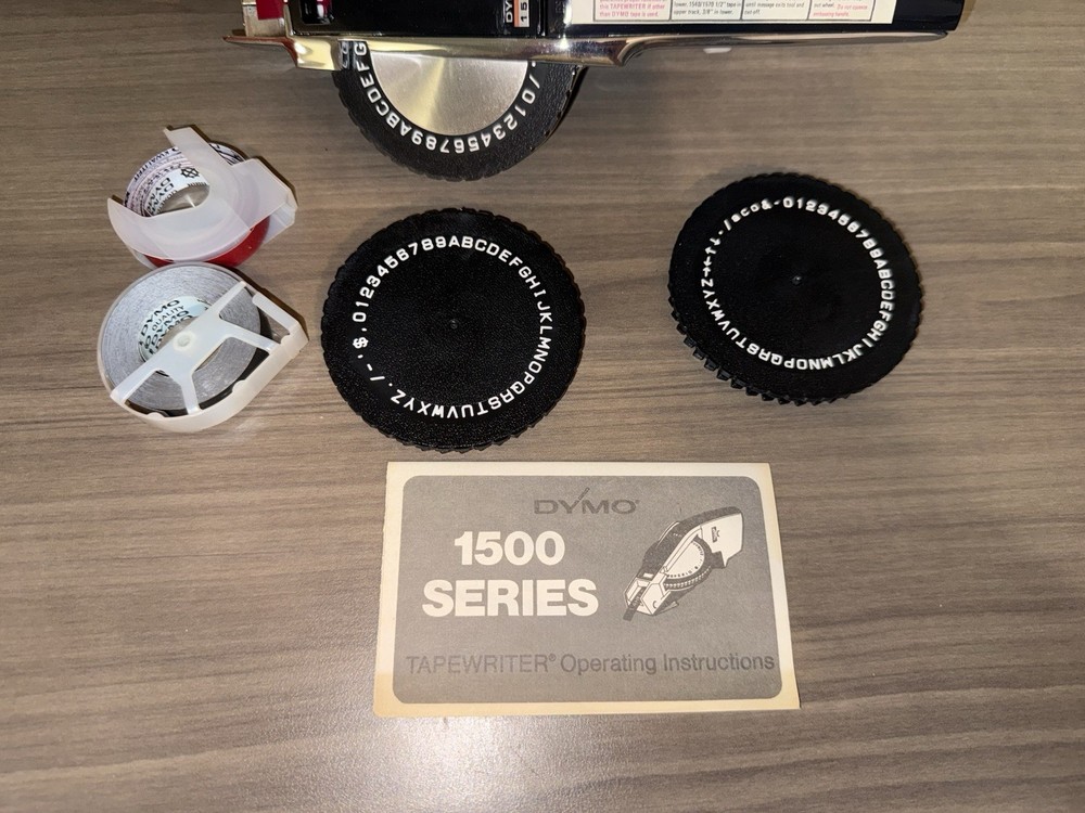 Dymo Model 1570 Manual Dial Type Label Maker Complete With Travel Case