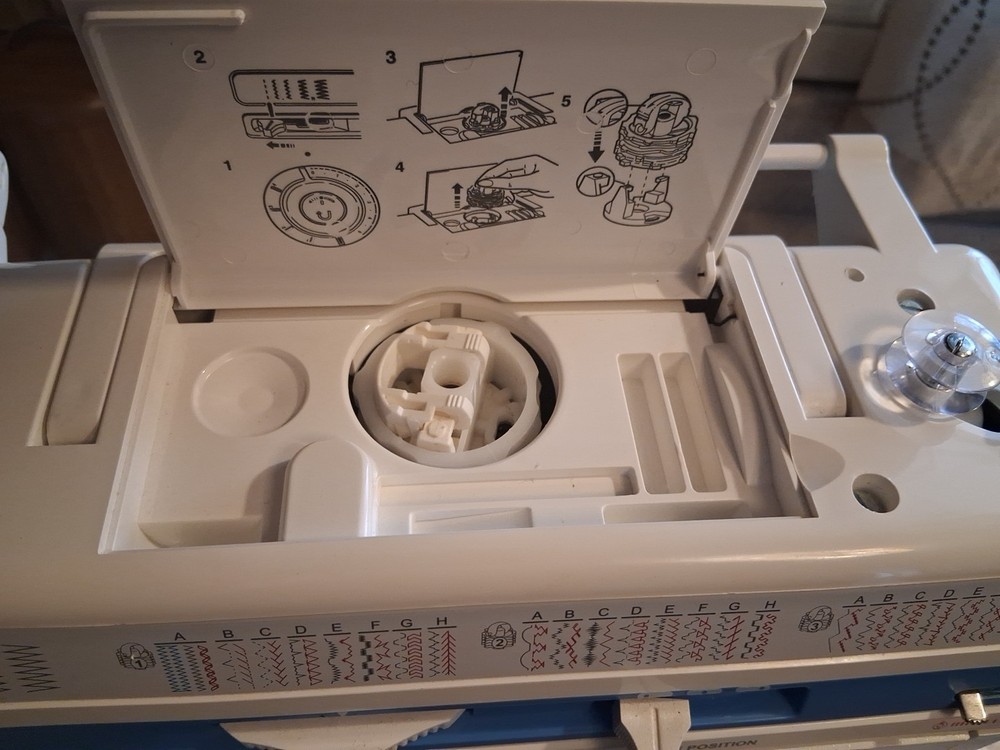 Singer Sewing Machine W/Foot Pedal 5062 Working