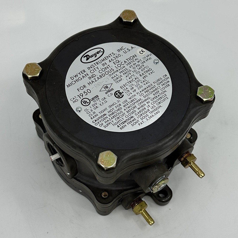 Dwyer 1950-00-2F Explosion-Proof Differential Pressure Switch NEW