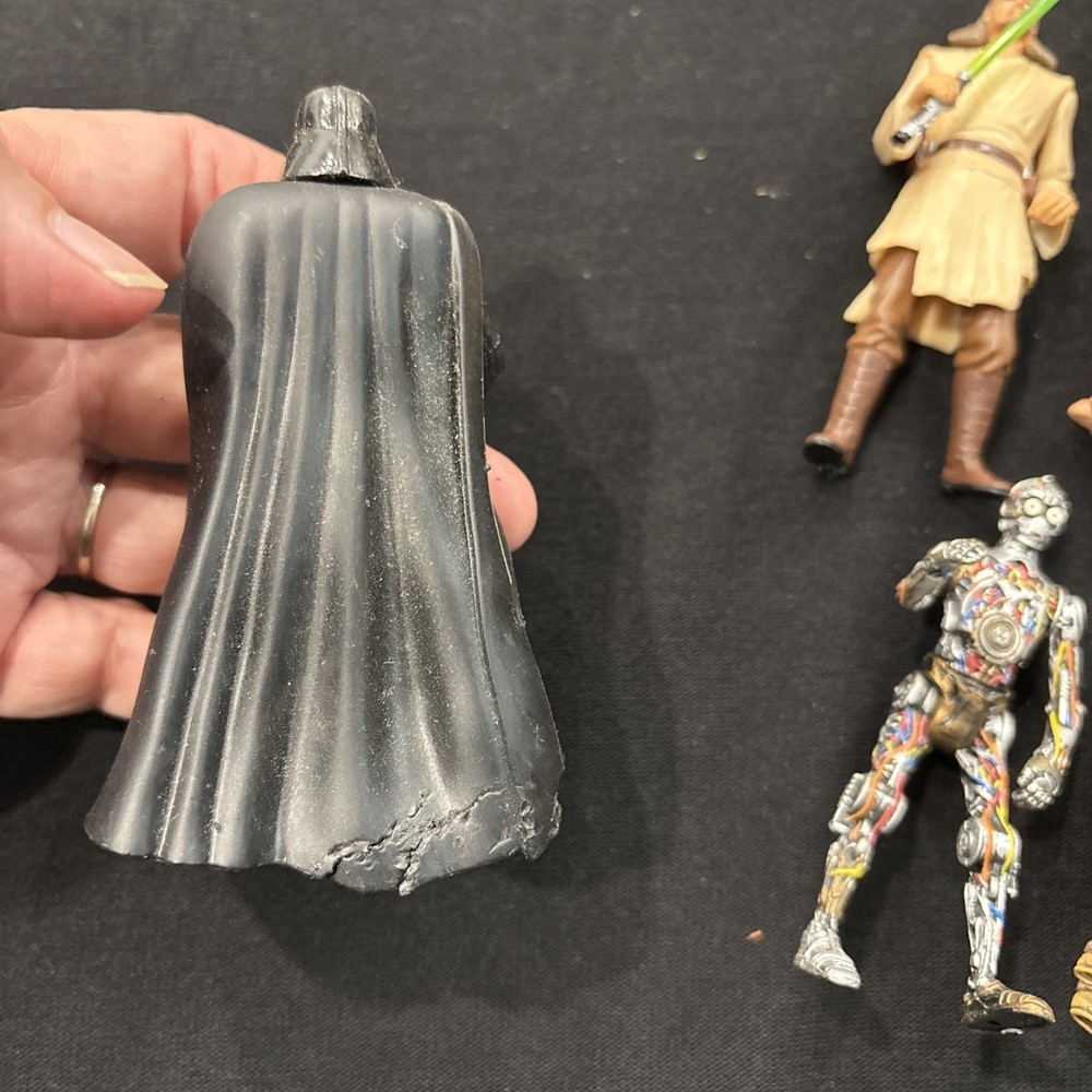 6 Star Wars Figurines & 3 CommTech Chips