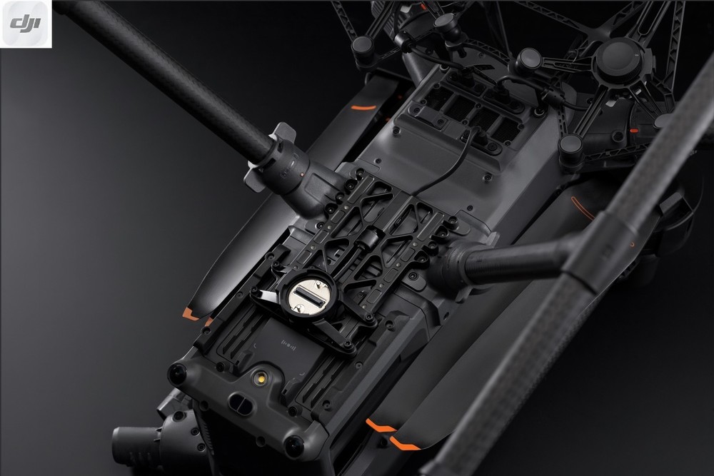 DJI Matrice 400 Third Gimbal Connector
