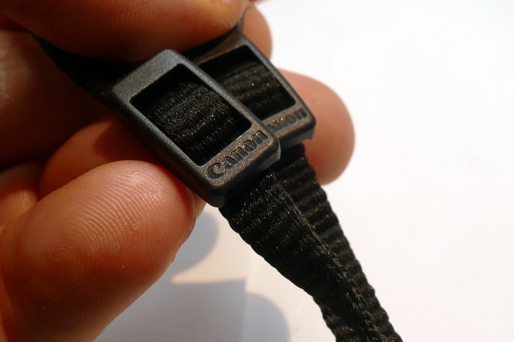 Canon EOS Camera Shoulder Strap Black-White 2cm narrow - Genuine
