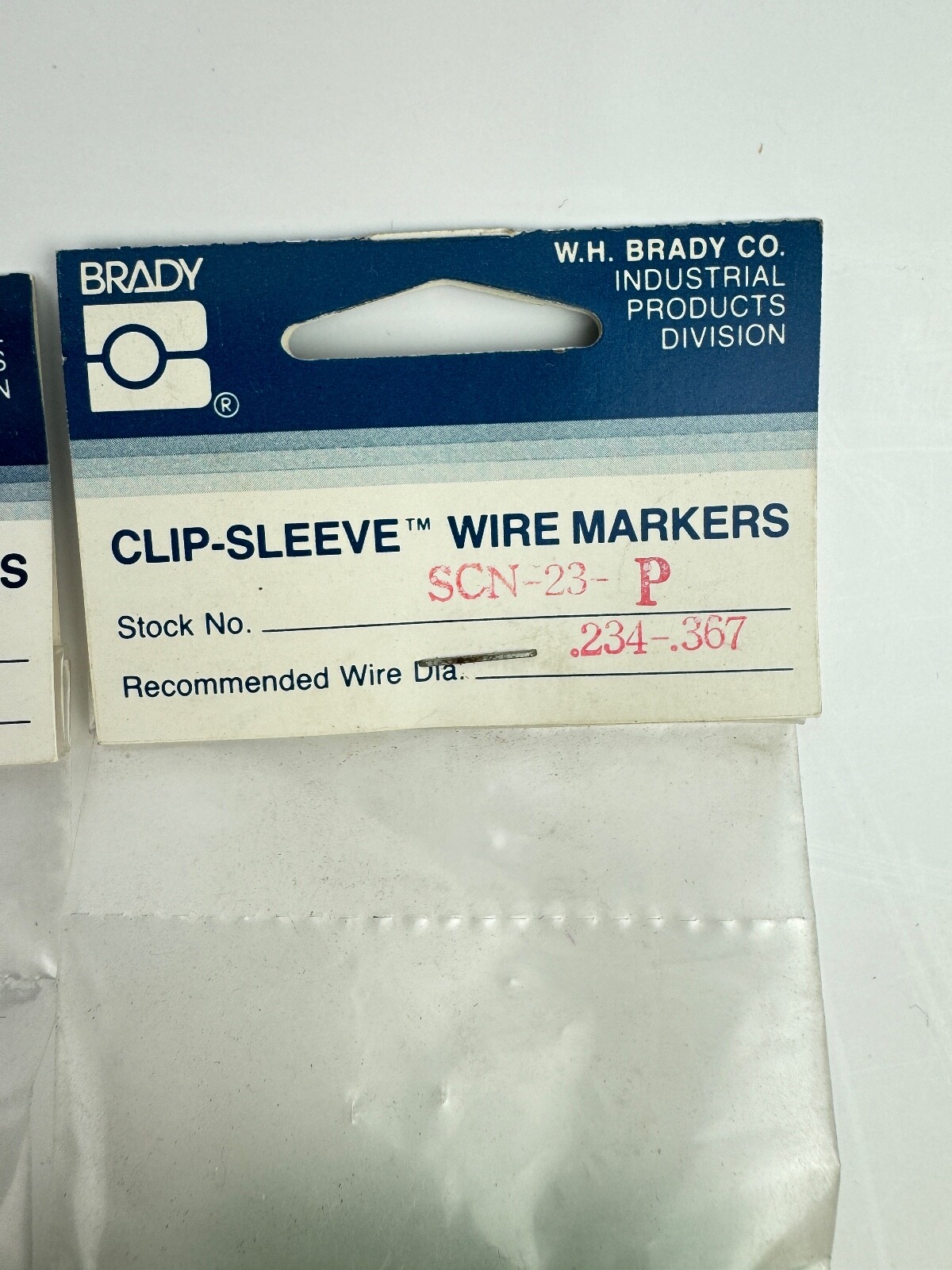 BRADY SCN-23-P CLIP-SLEEVE WIRE MARKERS *LOT OF 4 BAGS*
