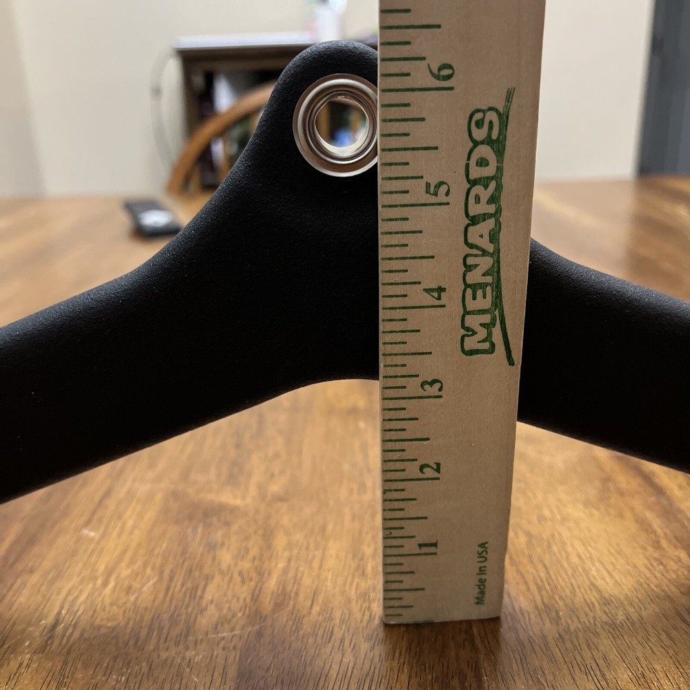 New Wide Outside Grip Pulldown Bar Handle Lat Pulldown or Row Attachment 32.5”