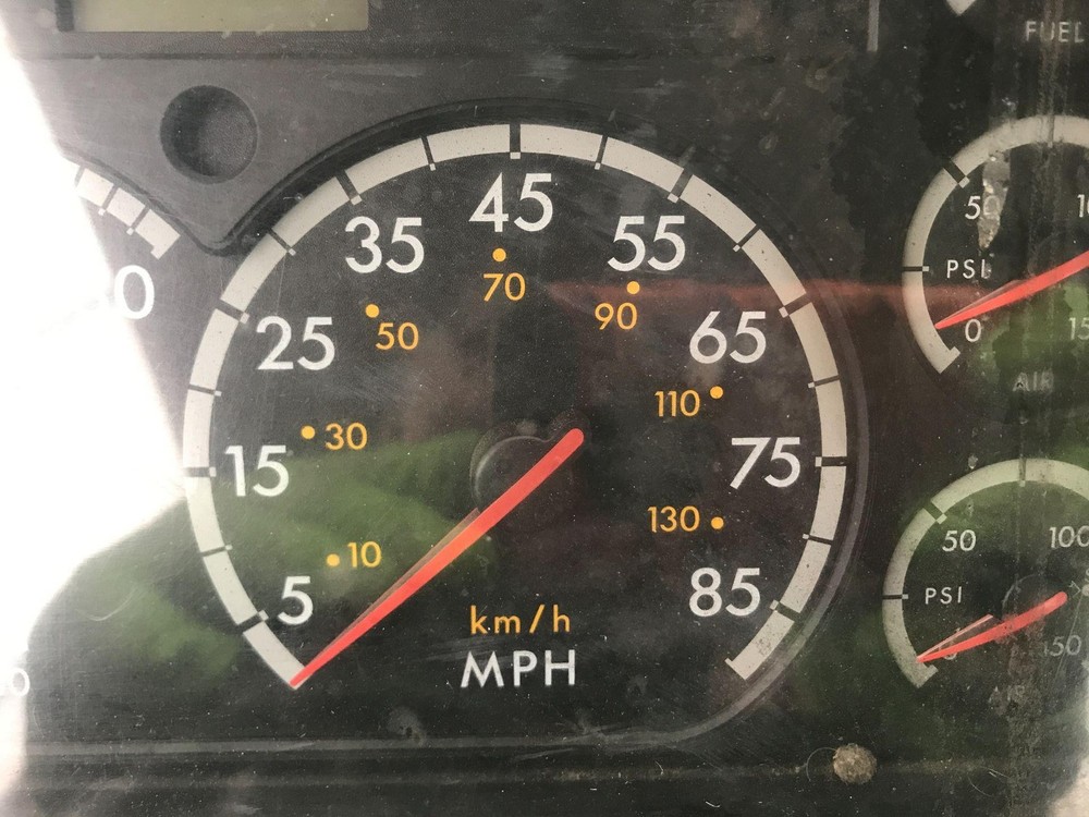 2000-2005 Freightliner FL70 Speedometer Instrument Cluster - Used
