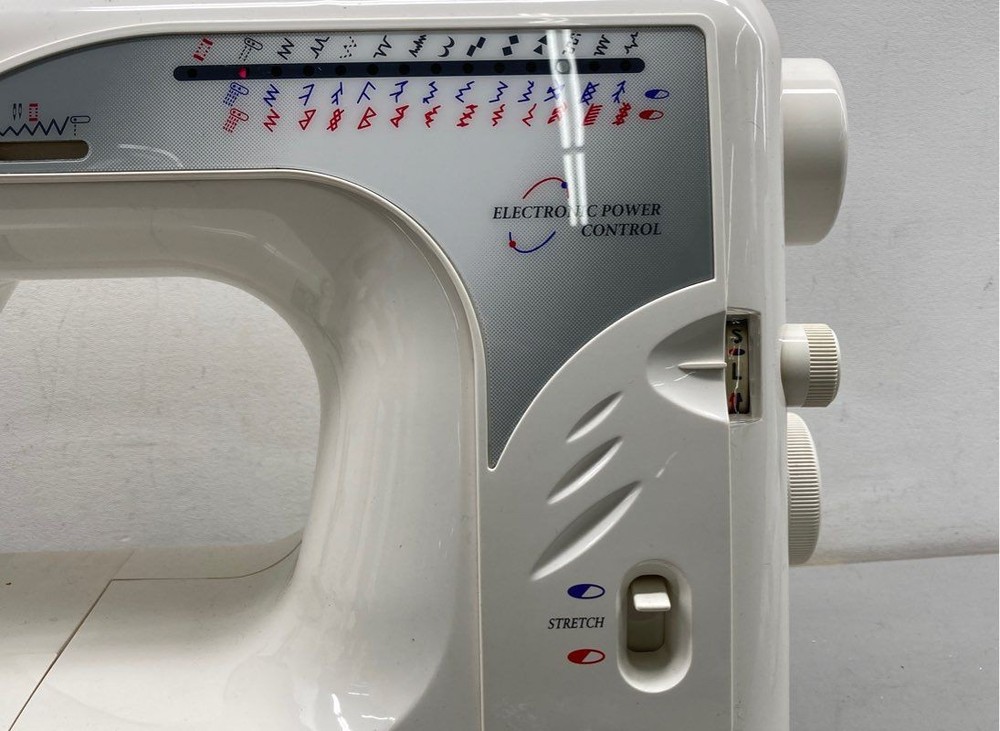 Singer 2662 Electronic Sewing Machine White Multi-Stitch Vintage
