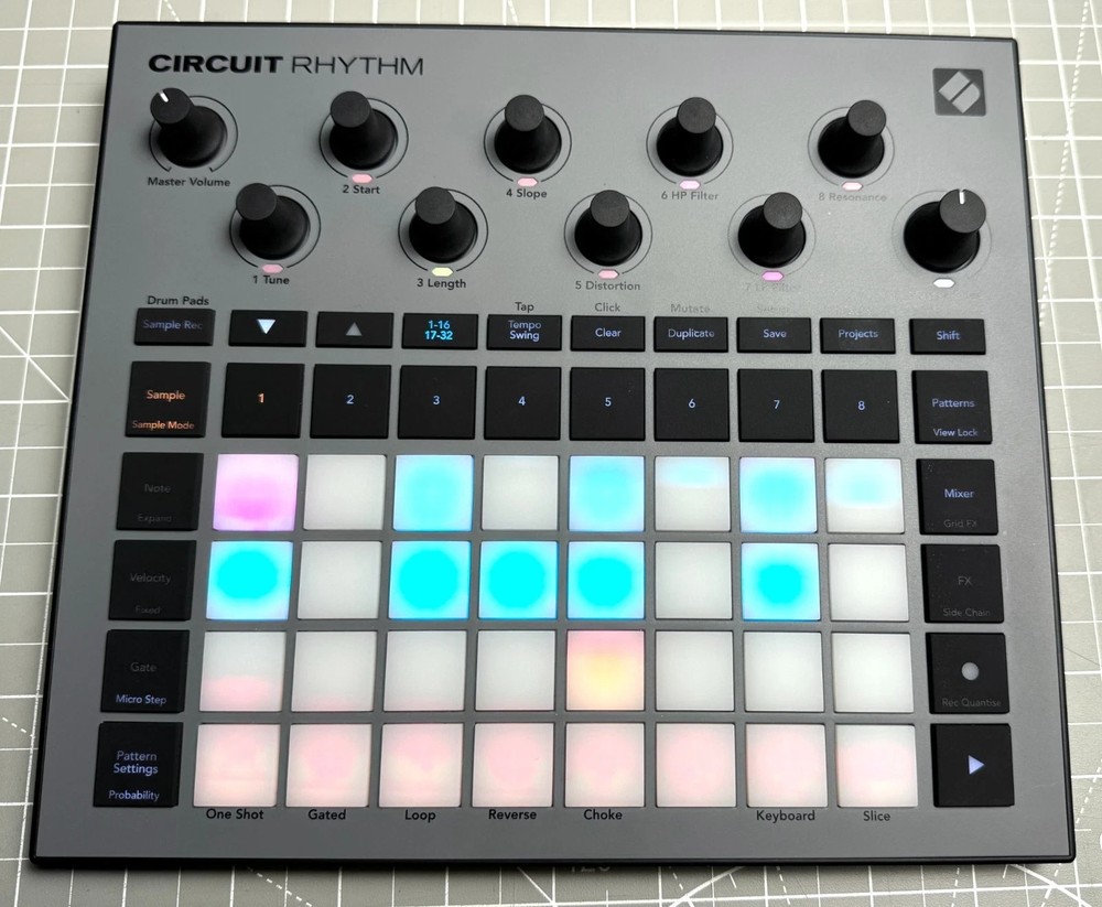 Novation Circuit Rhythm Beatmaking Sampler Groovebox Drum Machine Sequencer