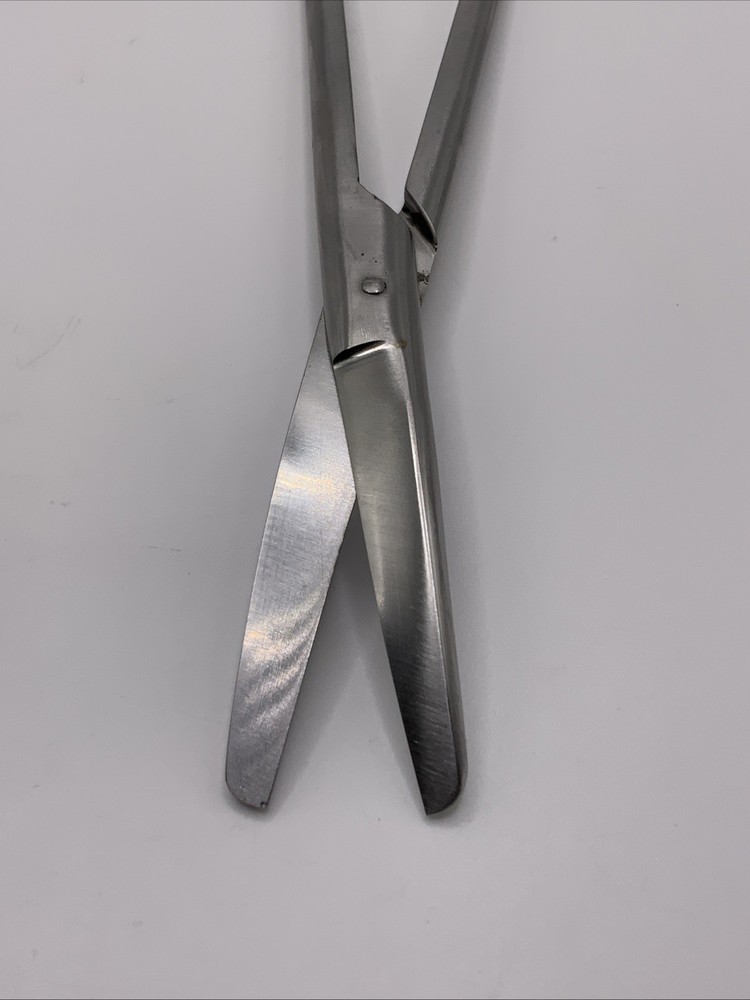 V. Mueller Curved Blunt Tip Scissors GL3406