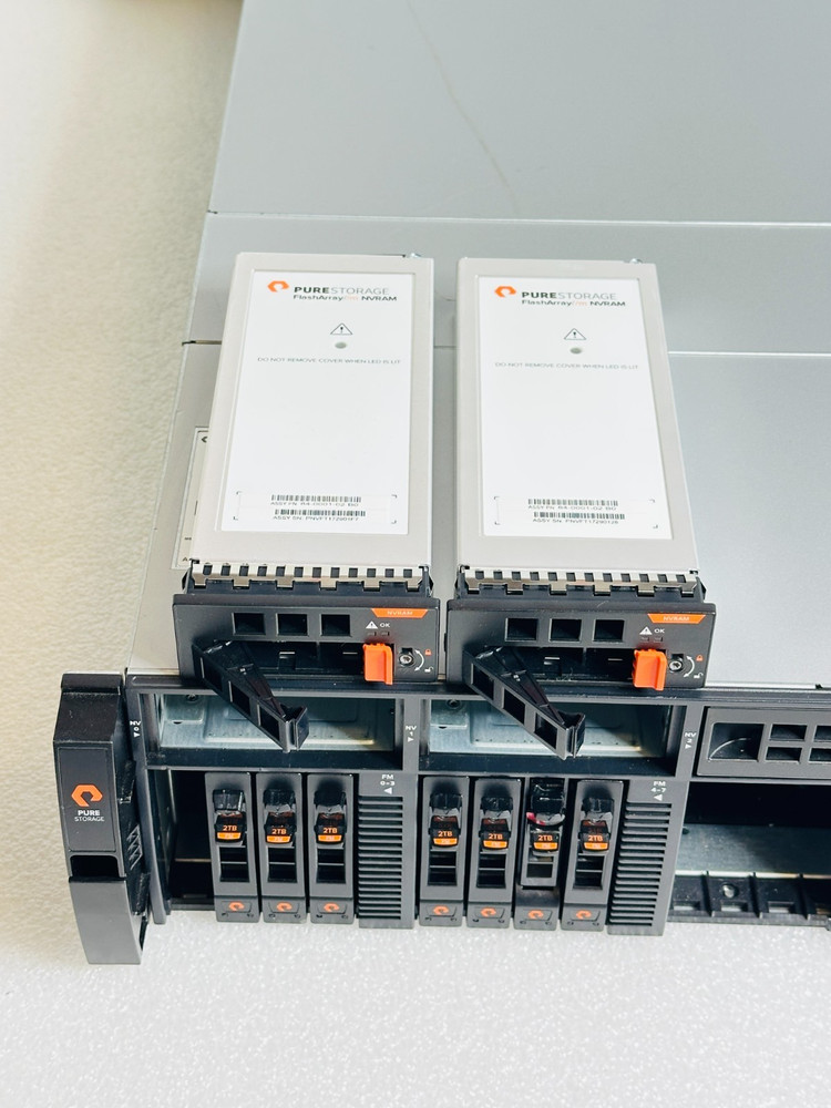 PURESTORAGE FlashArray | 2x E5-2630V4 | 120GB SSD | 2x NVRAM - Storage Appliance