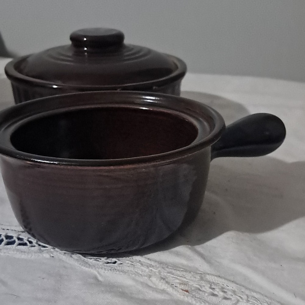 Red Wing Brown Ceramic Round Casserole With Handle Lid Glossy Impressed