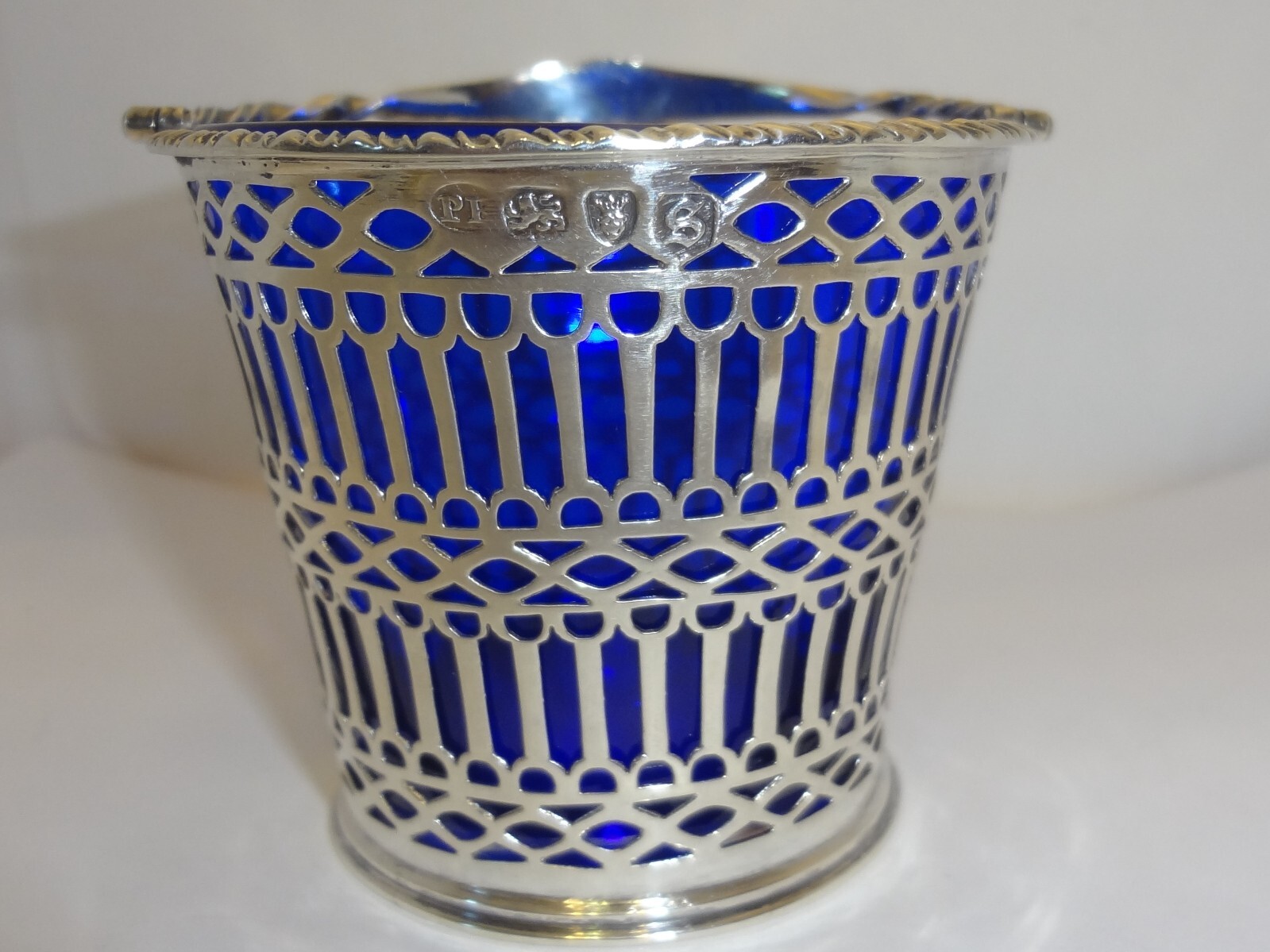 George III 1773 London PHILIP FREEMAN Sterling Silver & Glass Salt Cellar Basket