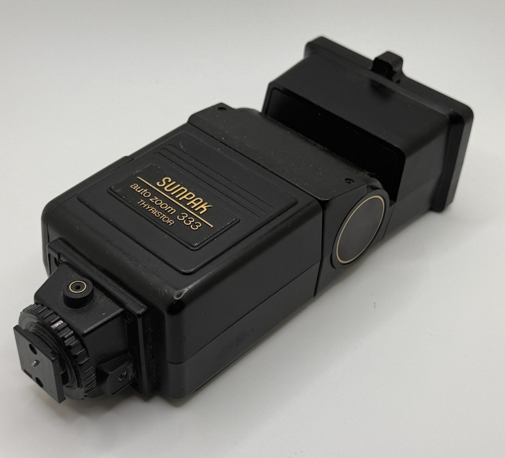 Sunpak Auto Zoom 333 Thyristor Electronic Flash Shoe Mount - Black - Untested