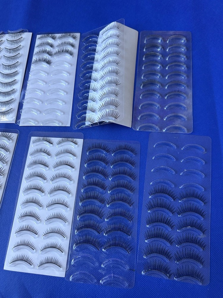 #A19 Lot of false eyelashes