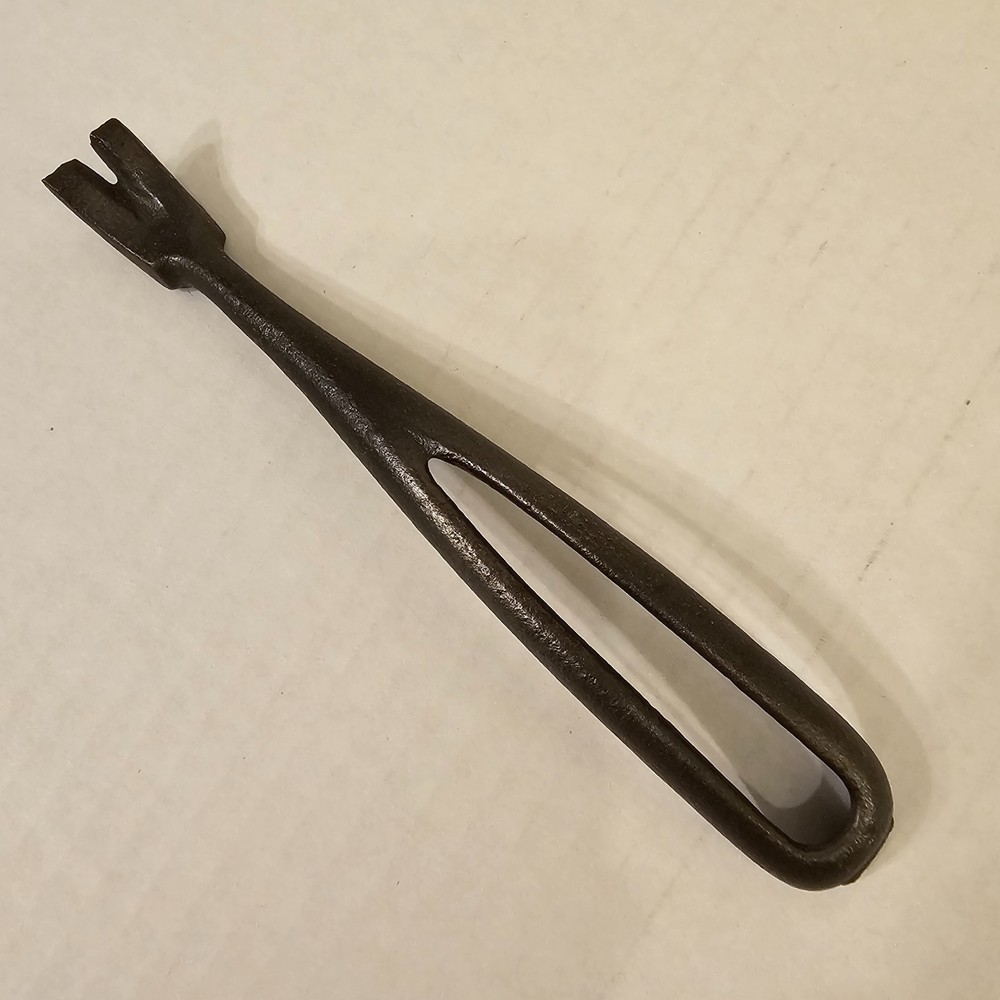 Vintage Cast Iron Upholstery Tack Nail Staple Puller