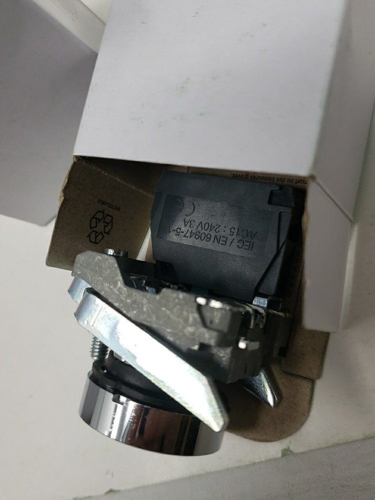 2ct GREEN XB4-BA31 22mm Push Button