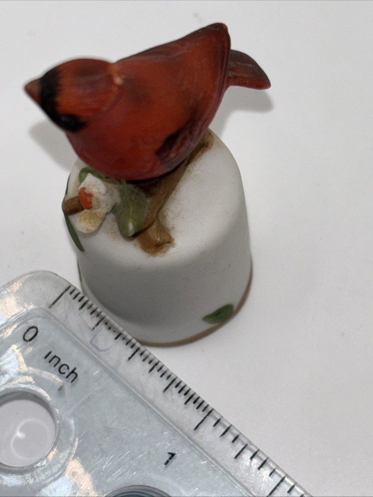 Vtg Cardinal Ceramic Thimble. Taiwan.