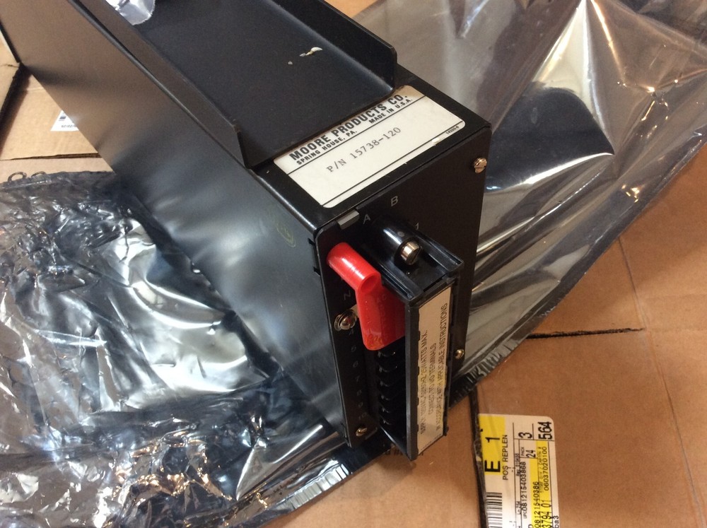 Moore 15738-120 Digital Single Loop Controller