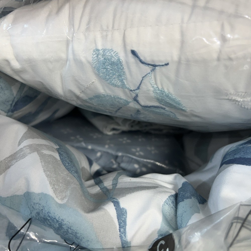 Madison Park Essentials Sofia Reversible 8-Pc. Comforter Set, Queen, NWT