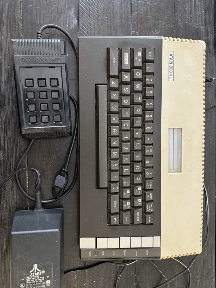 Vintage Atari 800XL Home Computer