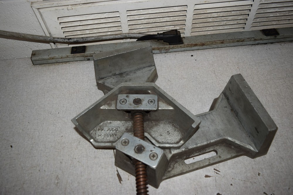 HFL 30.3356 Welding Vise