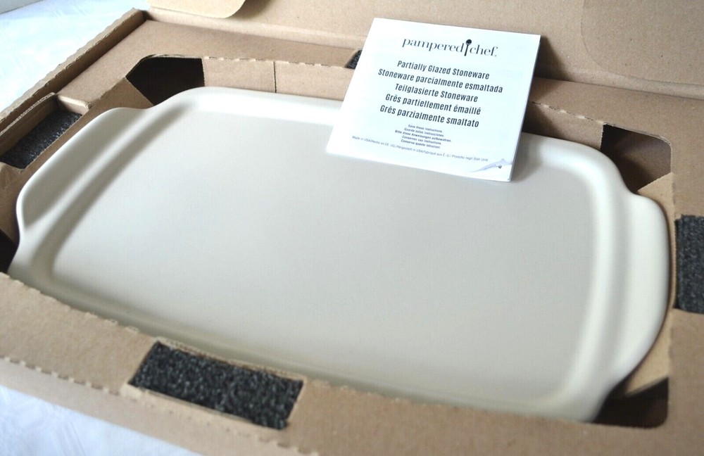 Pampered Chef ~ NEW~ STONE RECTANGULAR BAKER & TRAY 9" x 13" Glazed / Unglazed