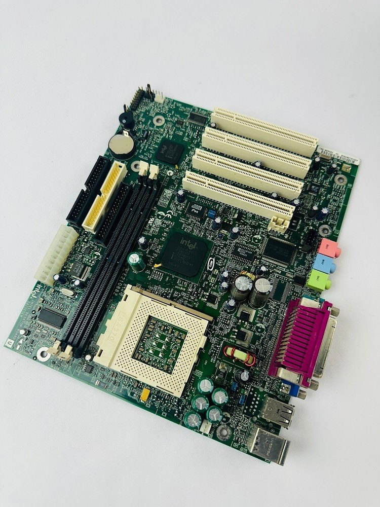 Intel D815EGEW Desktop Board