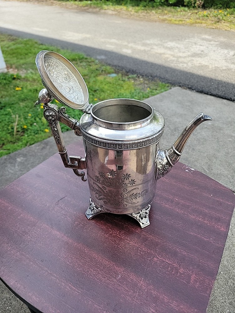 WM Rogers Smith New Haven Conn Silver Plate Lidded Coffee Tea Pot