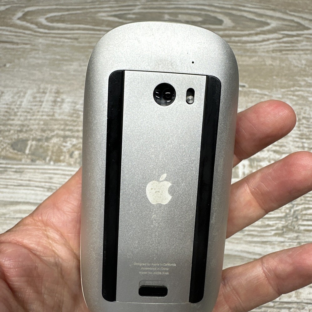 Apple Magic Mouse Bluetooth Wireless Model A1296 Needs 2 AA Batts - Not Included