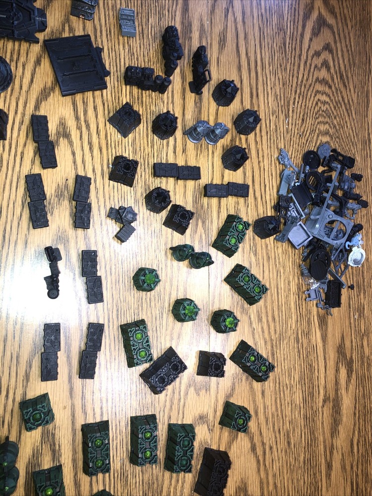 Warhammer 40k Terrain And Bits Lot
