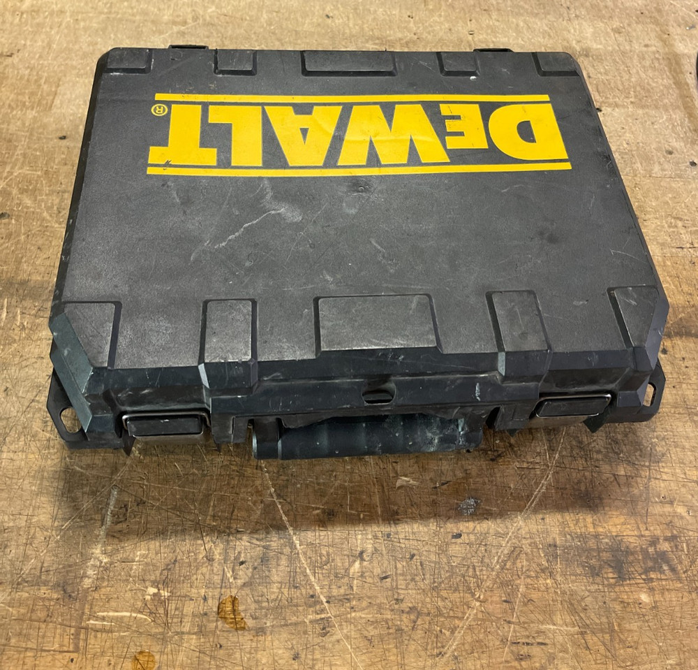 DEWALT DRILL DRIVER SET [CASE + 2 DRILLS + BATTERY + CHARGER]