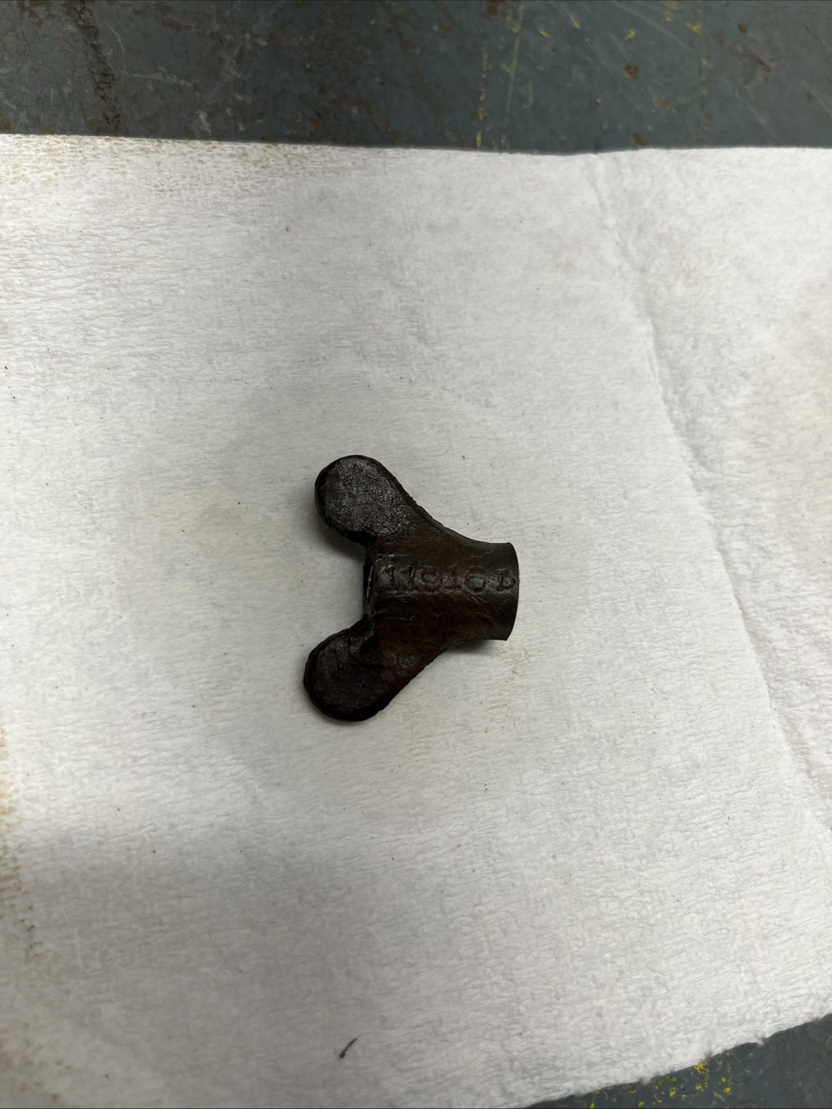 International La Lb 1-1/2 To 2-1/2 & 3 To 5 Original Valve Cover Wingnut Engine