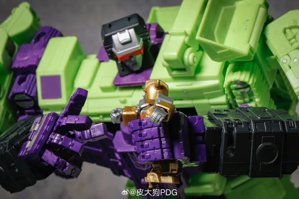 NEWBEE NB-02 Devasation‘s Hand Upgrade Kit For SS86 Devastator ABS Accessories