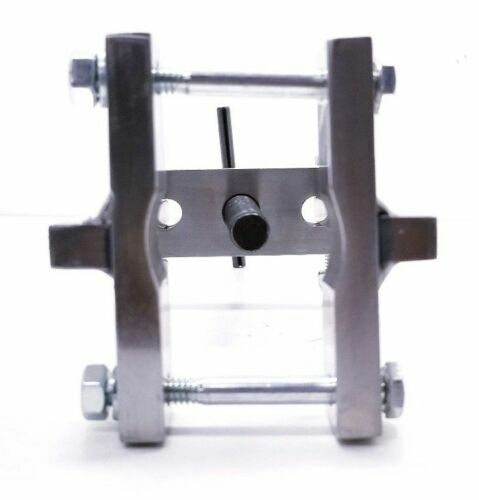 ,. A Transmission Pump Puller Tool with Adjustable Jaws pump extractor
