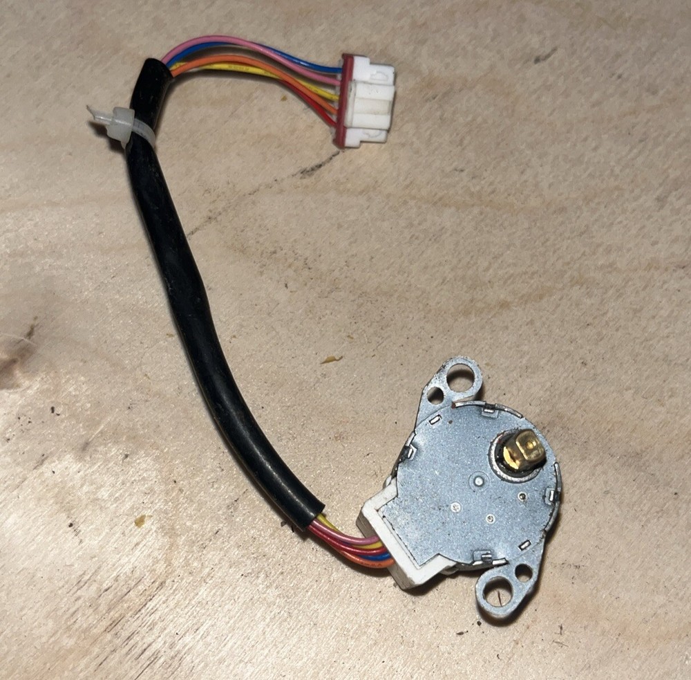 1521212901 Step Motor USED