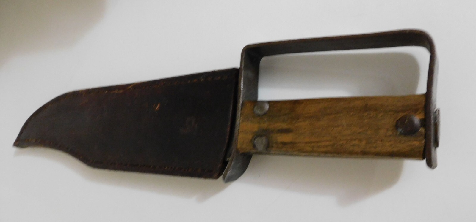 Vintage, Bowie D-Guard Clip Point, wood handle, steel blade 15 1/2"