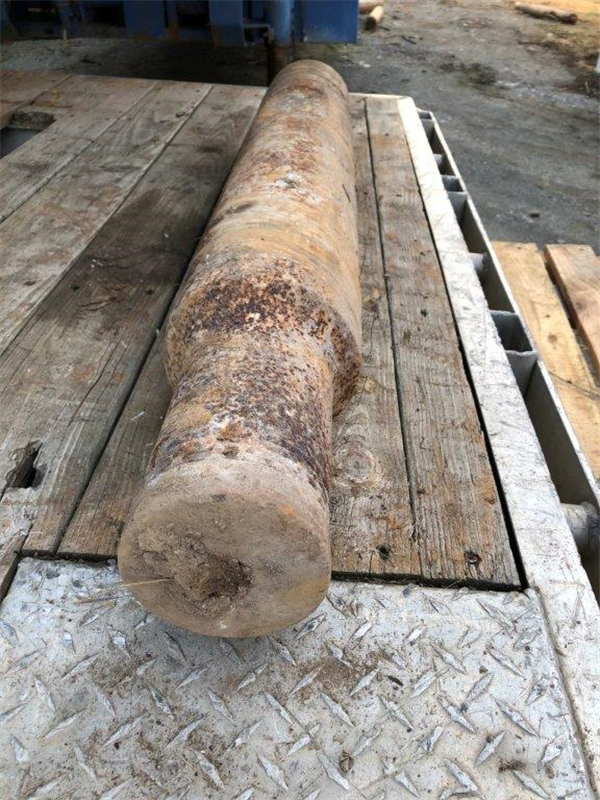 Large Rope Socket 4-1/4 X 6 - 7 Box Threads Large Rope Socket. 45" Overall Lengt