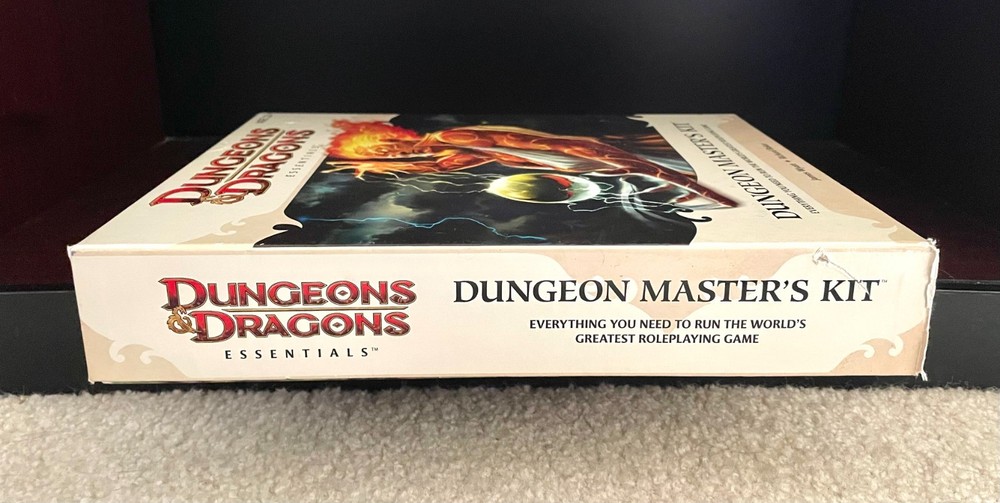 Dungeons & Dragons Essentials Dungeon Master's Kit 2010 Only Missing 1 Token