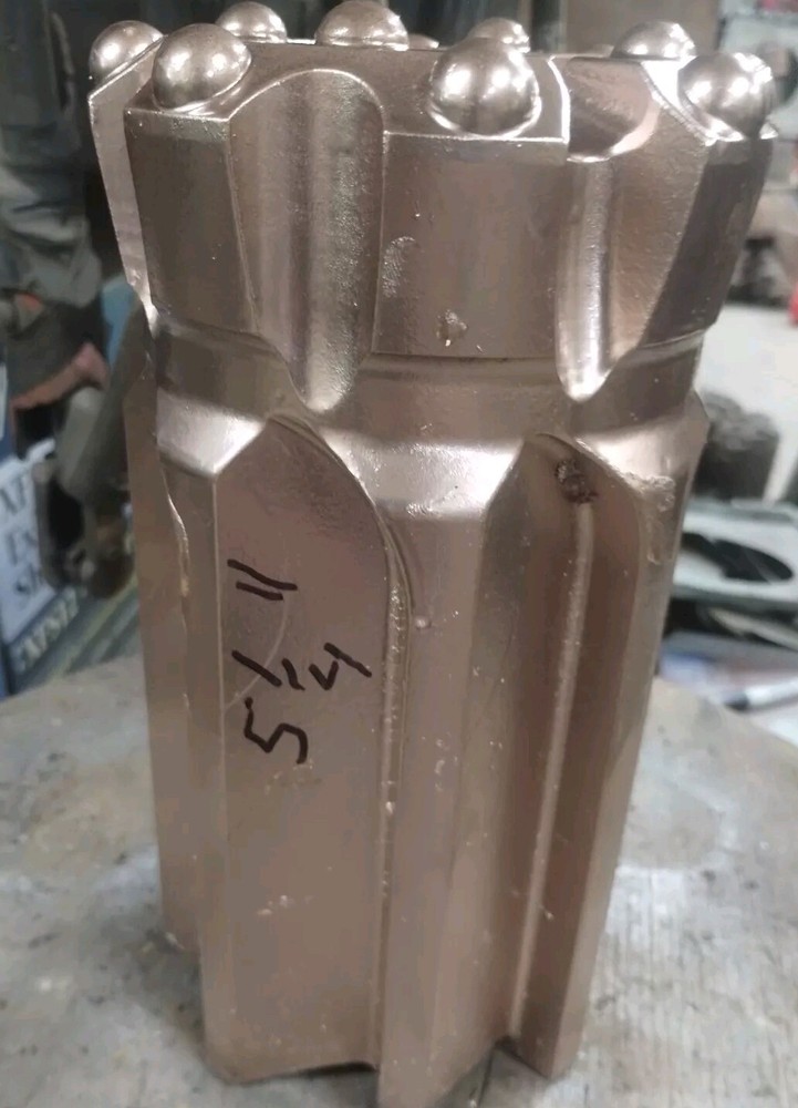New Sandvik 5 1/4" Retrac Thread Rock Bit