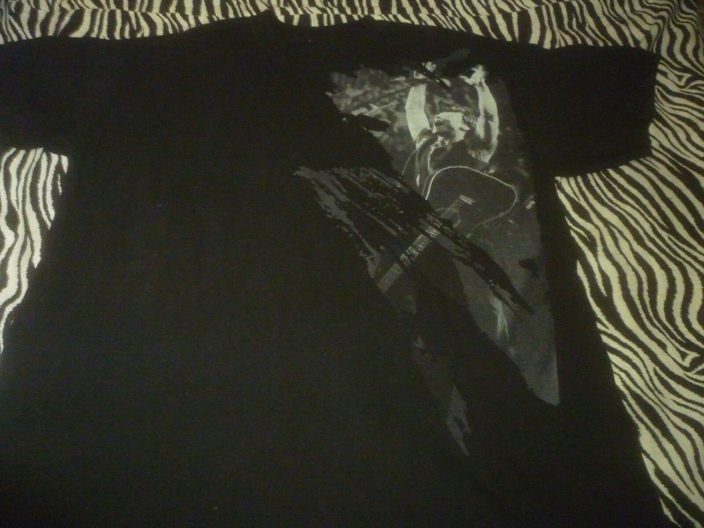 Bon Jovi Shirt - Used Size XL / L Missing Tag - Very Good cOndition!!!