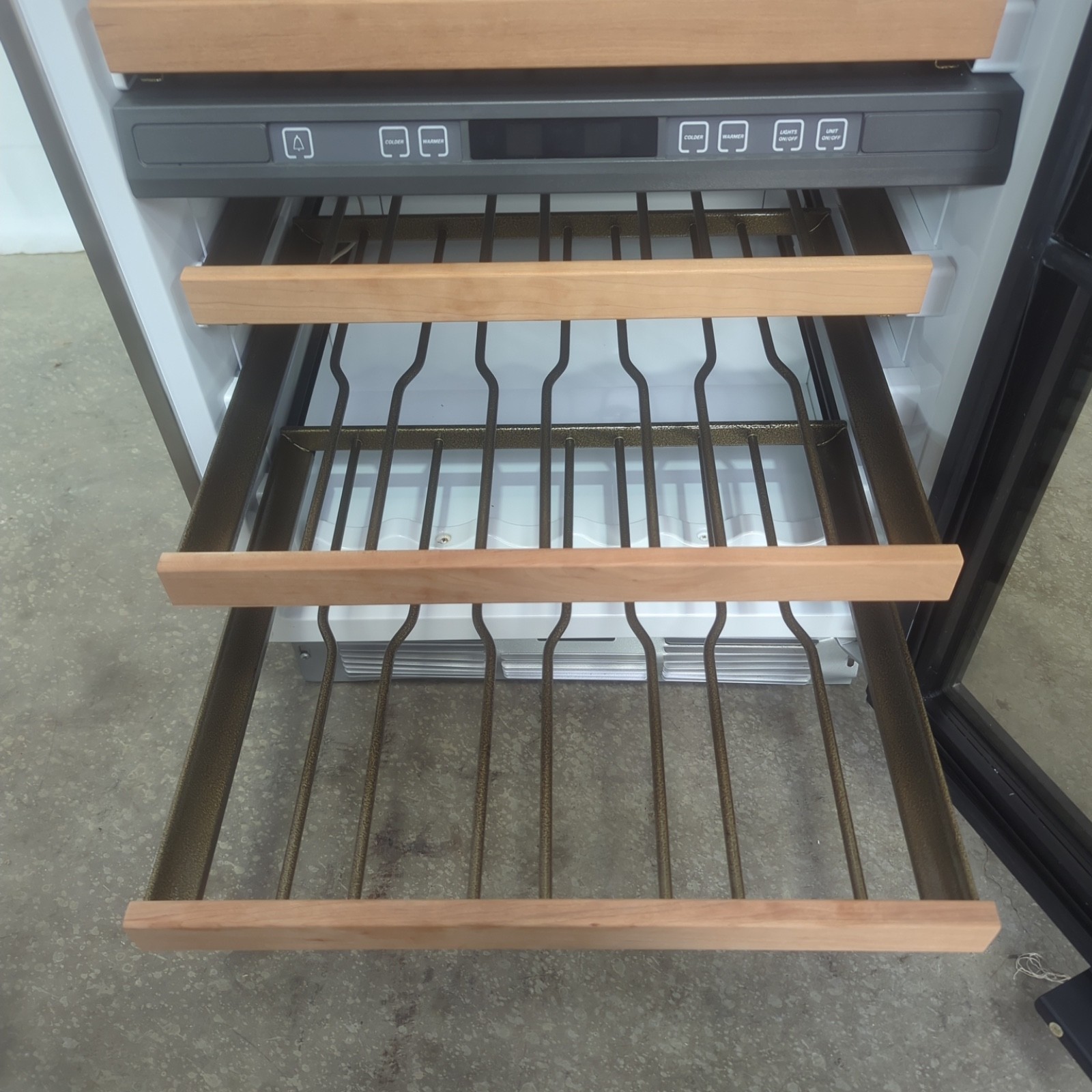 2014 Sub-Zero 424FS 24" Stainless Steel Standalone/Undercounter Wine Cooler