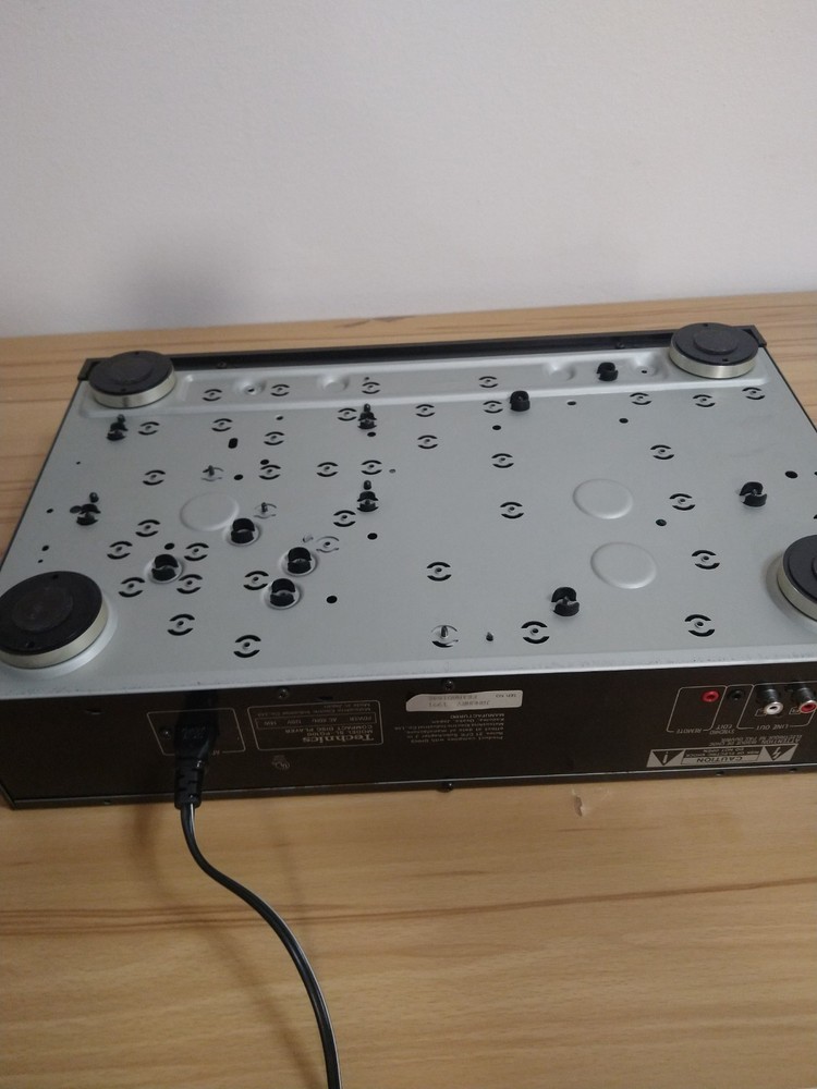 Technics SL-PG100 Compact Disc Player - No Remote -UNTESTED - see description