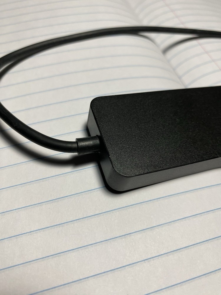 Microsoft 4K Wireless Display Adapter Model 1942 UTH-00001