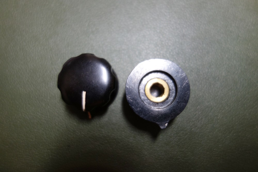 1 Pc RCA / BIC 1" Bakelite 1/4" Shaft - Brass Insert "copy" Audio Knob
