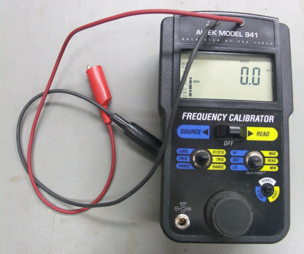 Altek Model 941 Frequency Calibrator with soft case - Works!