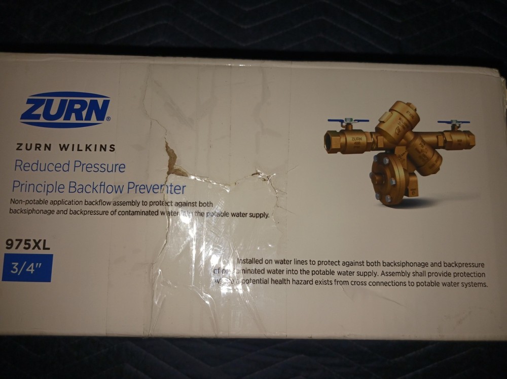 ZURN PRESSURE REGULATOR WITH BACKFLOW PREVENTER NEW