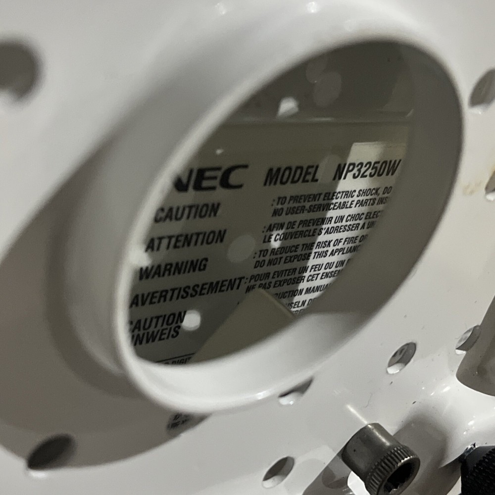 NEC NP3250W LCD PROJECTOR W REMOTE